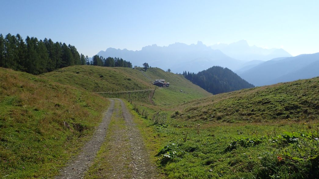 Foto: Manfred Karl / Wandertour / Über die Karalm auf die Koreinhöhe (1845 m) / Karalm / 01.11.2025 18:56:58