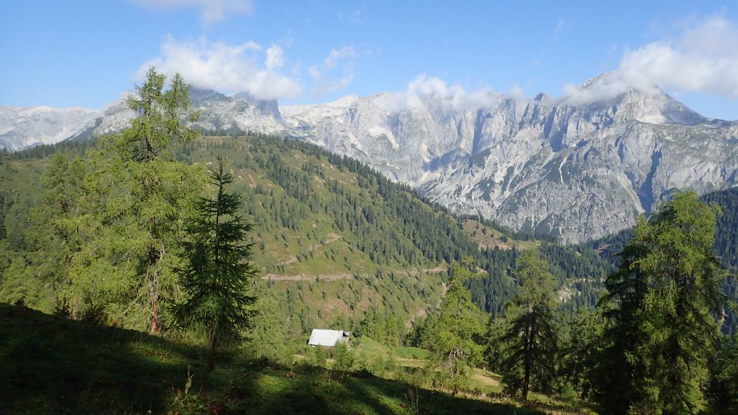 Foto: Manfred Karl / Wandertour / Über die Karalm auf die Koreinhöhe (1845 m) / Koreinalm / 01.11.2025 18:55:32