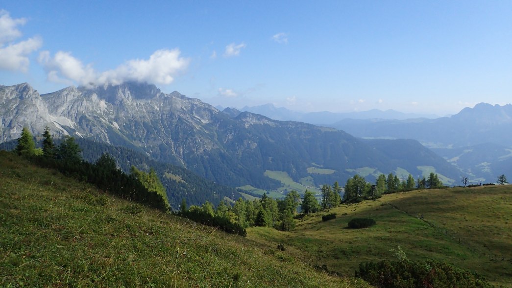 Foto: Manfred Karl / Wandertour / Über die Karalm auf die Koreinhöhe (1845 m) / Tennengebirge Ostausläufer / 01.11.2025 18:53:53