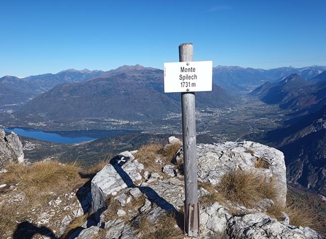 Foto: Wolfgang Lauschensky / Wandertour / Monte Spilech 1725m / Lago di Caldonazzo im Valsugana vom Gipfel des
Monte Spilech / 16.11.2025 18:53:15