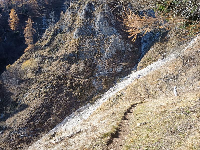 Foto: Wolfgang Lauschensky / Wandertour / Monte Spilech 1725m / kurzer exponierter Steig um den Erosionsgraben / 16.11.2025 18:52:57