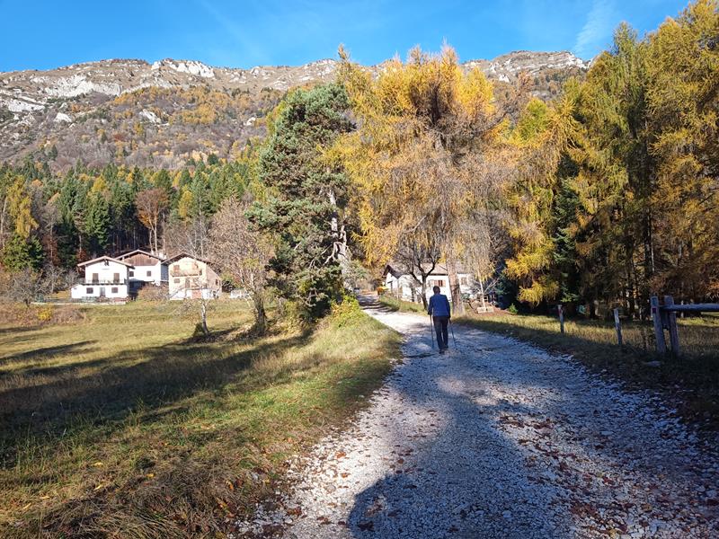 Foto: Wolfgang Lauschensky / Wandertour / Cima Palon 1915m Überschreitung / Mont dai Mori unter der Cima Alta / 17.11.2025 16:10:23