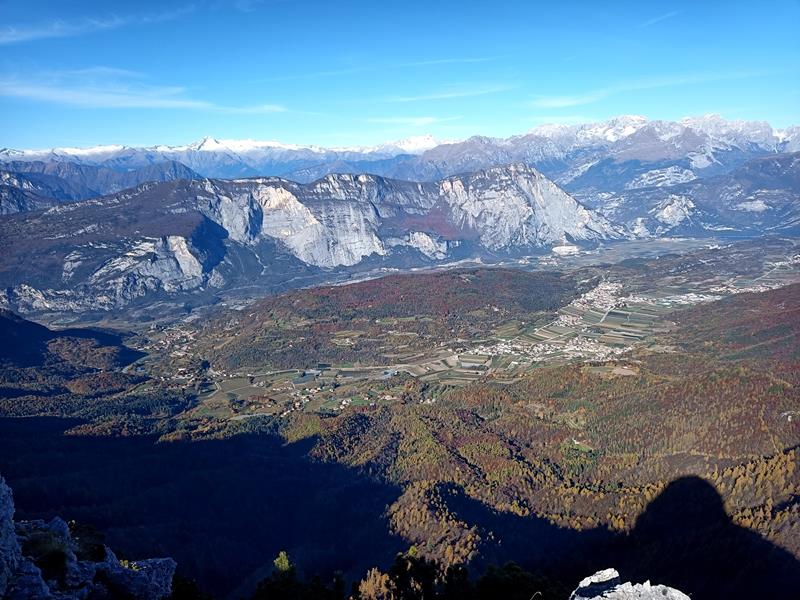 Foto: Wolfgang Lauschensky / Wandertour / Cima Palon 1915m Überschreitung / Gipfelblick zu Adamello-Presanella und Brenta / 17.11.2025 16:09:47