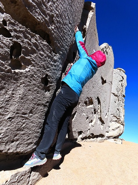 Foto: Andreas Koller / Klettertour / Arbol de Piedra: Bouldern auf 4500m (4560m) / Überhängend gefällig? / 29.11.2025 15:18:18