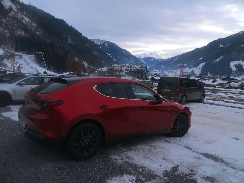 Foto: Andreas Koller / Skitour / Trainingstour Dorfgastein: Zur Reiterhütte (1478m) / Zurück beim Parkplatz in der Bergbahnstraße / 13.12.2025 02:05:33