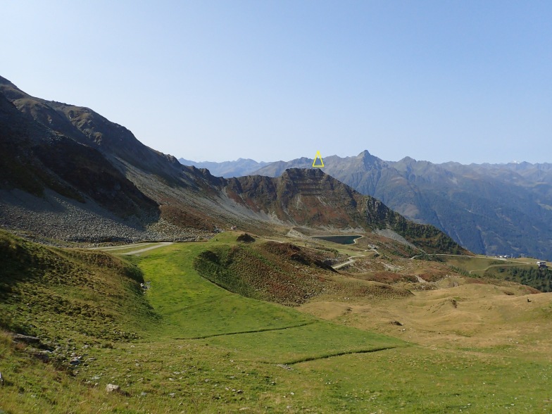 Foto: Manfred Karl / Klettertour / Rotenkogel (2762 m) Nordwestgrat / Bunköpfl, ganz rechts Goldried Bergstation / 24.06.2026 16:07:49