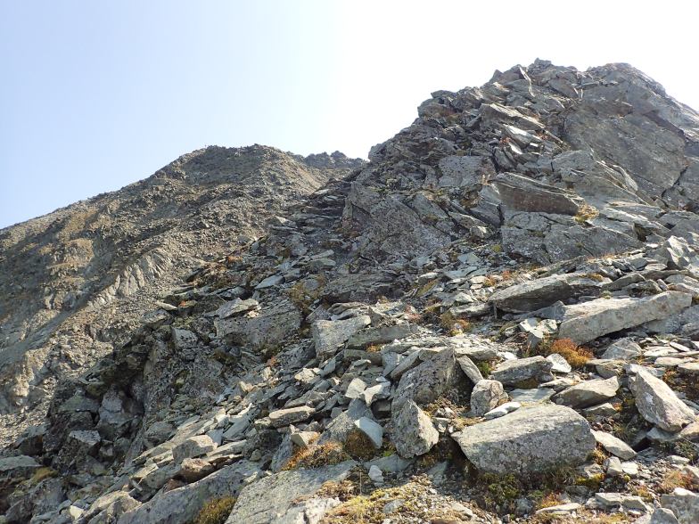 Foto: Manfred Karl / Klettertour / Rotenkogel (2762 m) Nordwestgrat / Der teils brüchige Blockfels erfordert sauberes Steigen / 24.06.2026 15:57:45