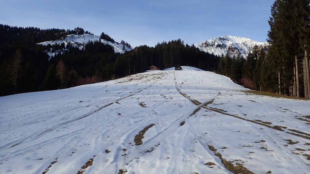 Foto: Manfred Karl / Schneeschuhtour / Mit Schneeschuhen auf den Klingspitz (1988 m) und Hochkasern (2017 m) / Rechts oben der Klingspitz / 08.05.2026 16:31:06