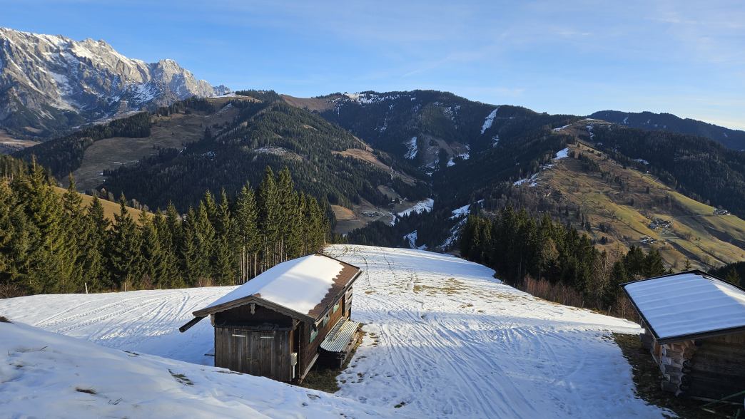 Foto: Manfred Karl / Schneeschuhtour / Mit Schneeschuhen auf den Klingspitz (1988 m) und Hochkasern (2017 m) / Am oberen Ende der ehemaligen Skipiste / 08.05.2026 16:30:41