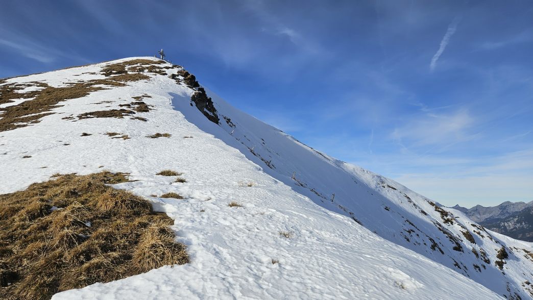 Foto: Manfred Karl / Schneeschuhtour / Mit Schneeschuhen auf den Klingspitz (1988 m) und Hochkasern (2017 m) / Schaut flacher aus als es ist / 08.05.2026 16:26:51
