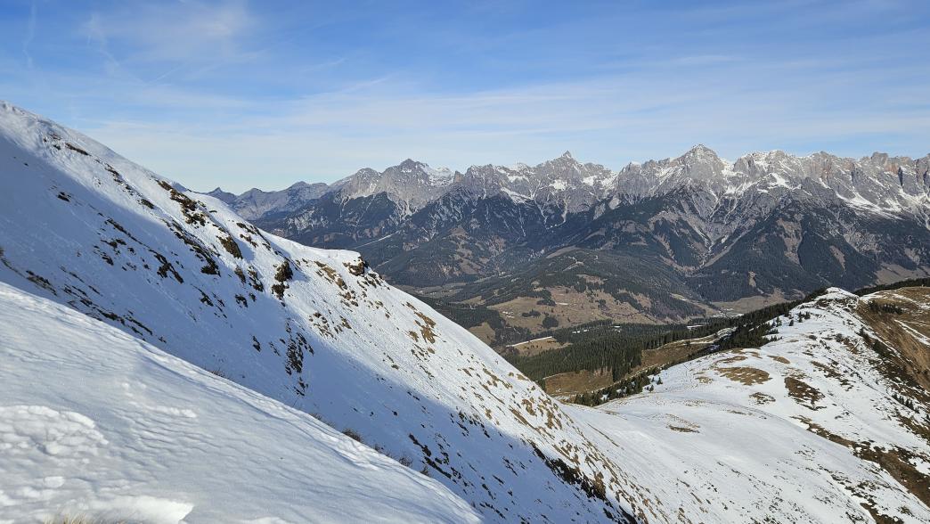 Foto: Manfred Karl / Schneeschuhtour / Mit Schneeschuhen auf den Klingspitz (1988 m) und Hochkasern (2017 m) / 08.05.2026 16:26:10