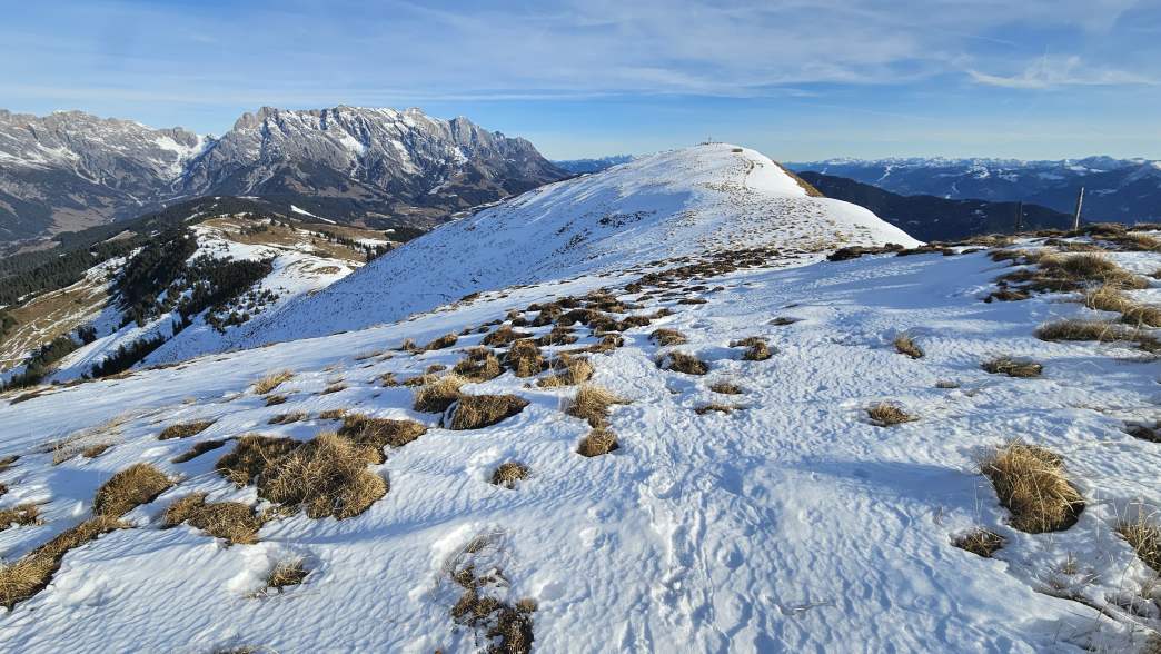 Foto: Manfred Karl / Schneeschuhtour / Mit Schneeschuhen auf den Klingspitz (1988 m) und Hochkasern (2017 m) / Übergang vom Klingspitz zum Hochkasern / 08.05.2026 16:23:17