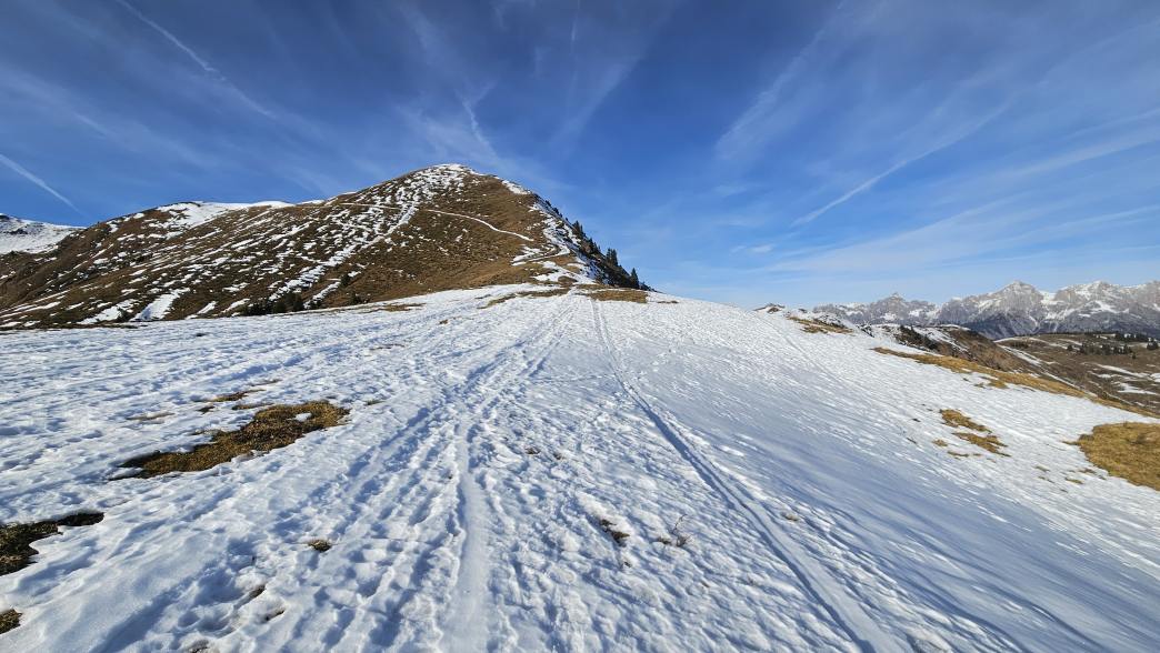 Foto: Manfred Karl / Schneeschuhtour / Mit Schneeschuhen auf den Klingspitz (1988 m) und Hochkasern (2017 m) / 08.05.2026 16:19:40