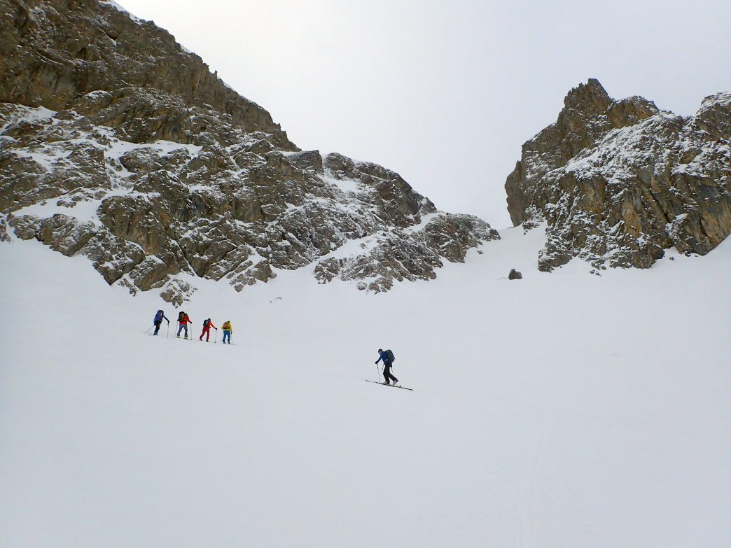 Foto: Manfred Karl / Skitour / Ruchwannenkopf (2179 m) - Überschreitung / Durch die Rinne gehts hinauf zum Ruchwannenkopf / 23.06.2026 10:10:20