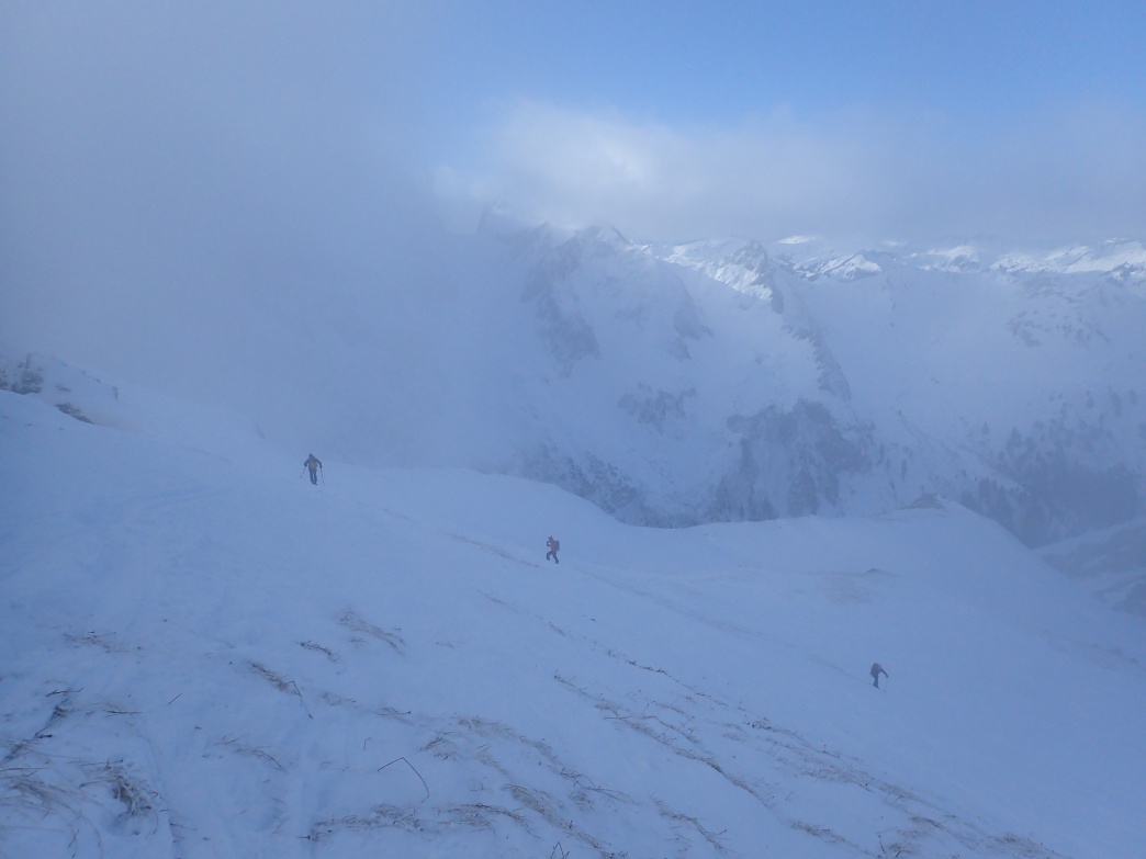 Foto: Manfred Karl / Skitour / Ruchwannenkopf (2179 m) - Überschreitung / Die letzten Meter zum Gipfel / 23.06.2026 10:06:02