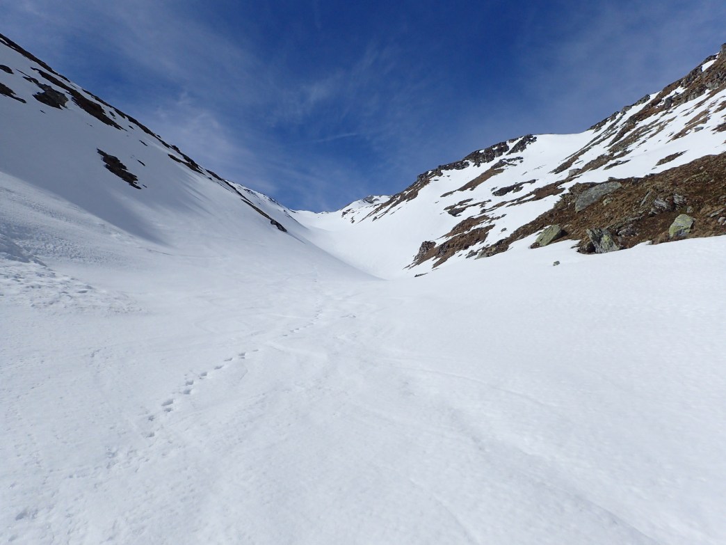 Foto: Manfred Karl / Skitour / Noespitze (3005 m) und Herbertturm (2971 m) aus dem Seidlwinkltal / Weißenbachrinne Mittelteil / 23.06.2026 14:55:45