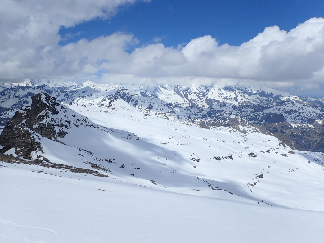 Foto: Manfred Karl / Skitour / Noespitze (3005 m) und Herbertturm (2971 m) aus dem Seidlwinkltal / 23.06.2026 14:53:33