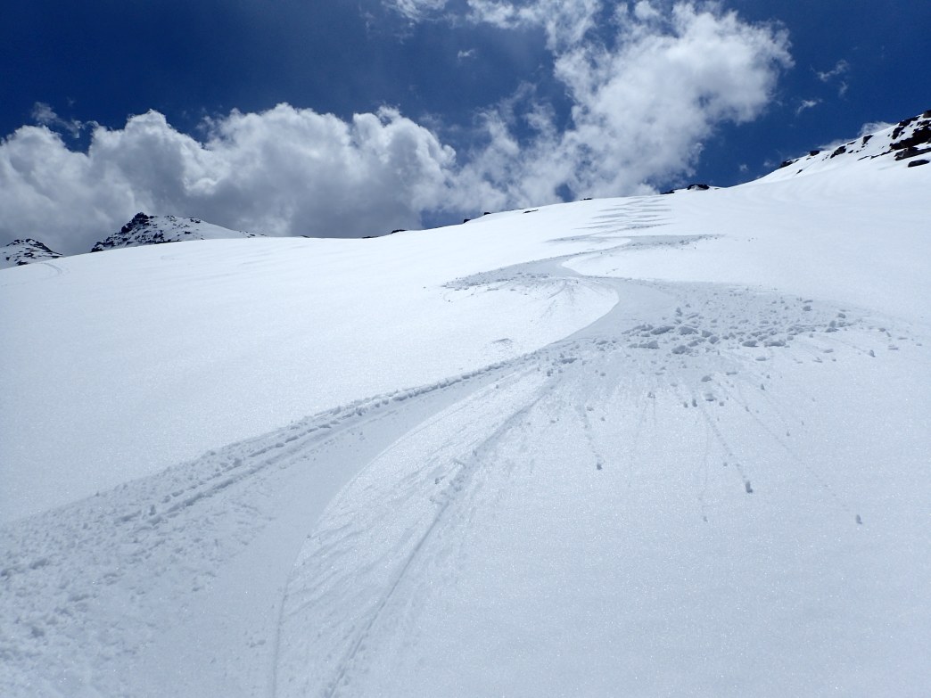 Foto: Manfred Karl / Skitour / Noespitze (3005 m) und Herbertturm (2971 m) aus dem Seidlwinkltal / Seidenfirn bei der Abfahrt vom Herbertturm / 23.06.2026 14:46:45