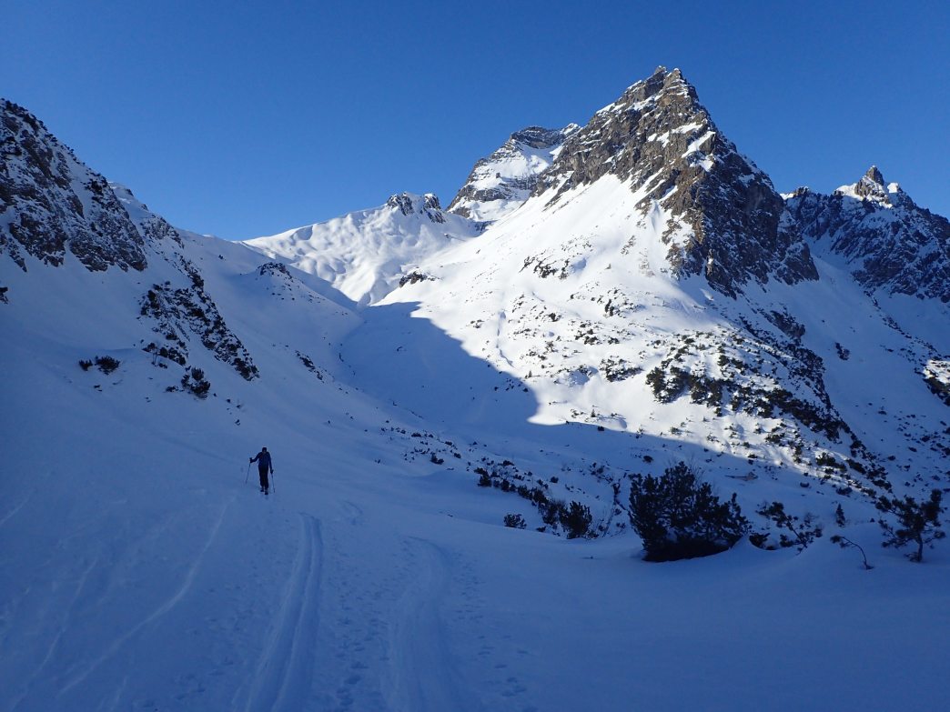 Foto: Manfred Karl / Skitour / Widderstein Ostgratscharte (2345 m) – Geißhorn (2366 m) / 23.06.2026 11:17:14