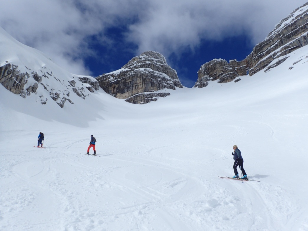 Foto: Manfred Karl / Skitour / Prestreljenik Fenster (2391 m) – Sella Ursic (2280 m) / Rückanstieg ins okno / 23.06.2026 12:16:16