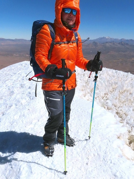 Foto: Andreas Koller / Wandertour / Cerro Acotango (6052m) / Auf 6052m - Gipfel Cerro Acotango / 11.07.2026 02:07:46