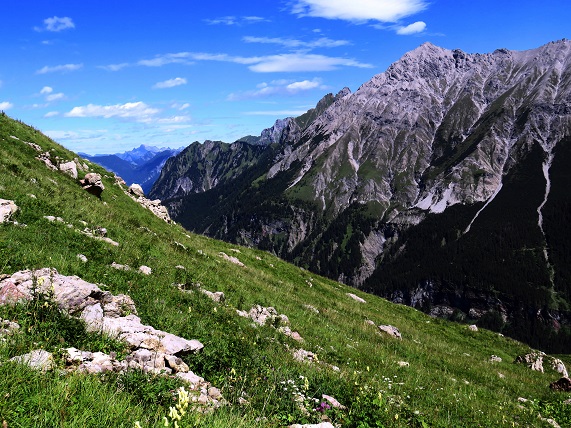 Foto: Andreas Koller / Wandertour / Mottakopf - Wächter über dem Brandnertal (2176m) / 30.09.2026 22:22:11