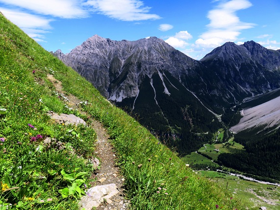 Foto: Andreas Koller / Wandertour / Mottakopf - Wächter über dem Brandnertal (2176m) / 30.09.2026 22:21:44