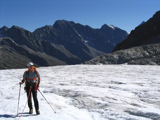 Foto: Andreas Koller / Wandertour / Cresta Croce und Cannone 149 (3330 m) / Am Ghiacciaio del Adamello / 15.05.2007 23:36:34
