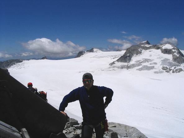 Foto: Andreas Koller / Wandertour / Cresta Croce und Cannone 149 (3330 m) / Blick nach W auf den Adamello (3554 m) / 15.05.2007 23:34:16