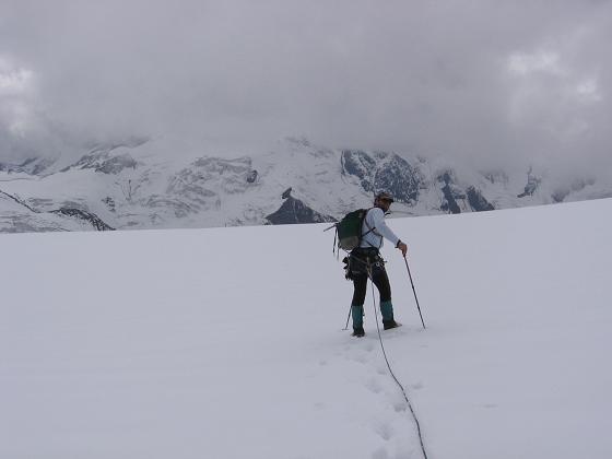 Foto: Andreas Koller / Wandertour / Aus dem Fornokessel auf den Palon de la Mare (3703 m) / Der weite Forno-Gletscher / 28.05.2007 11:10:08