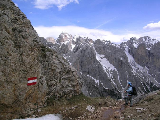 Foto: Andreas Koller / Wandertour / Schlern und Grödner Höhenweg (2656 m) / Im Abstieg von der Roterdspitze / 22.04.2007 21:47:06