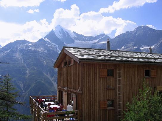 Foto: Andreas Koller / Wandertour / Der Dom - auf das Dach der Schweiz (4545 m) / Die neue Europahütte / 04.05.2007 22:43:47