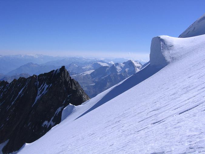 Foto: Andreas Koller / Wandertour / Der Dom - auf das Dach der Schweiz (4545 m) / Vom Hohberggletscher über den Nadelgrat / 04.05.2007 22:46:02