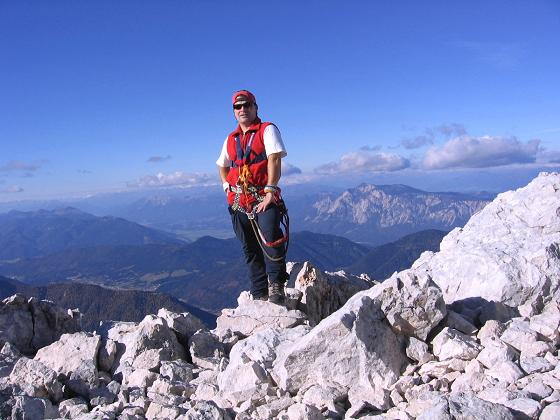 Foto: Andreas Koller / Wandertour / Spik - Überschreitung (2473 m) / Gipfelblick gegen Dobratsch / 26.04.2007 22:41:38