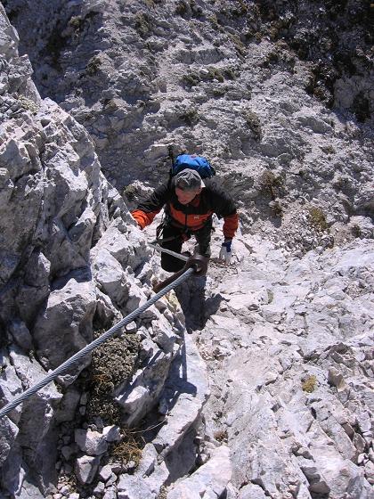 Foto: Andreas Koller / Wandertour / Spik - Überschreitung (2473 m) / In der versicherten Schlüsselstelle / 26.04.2007 22:40:41