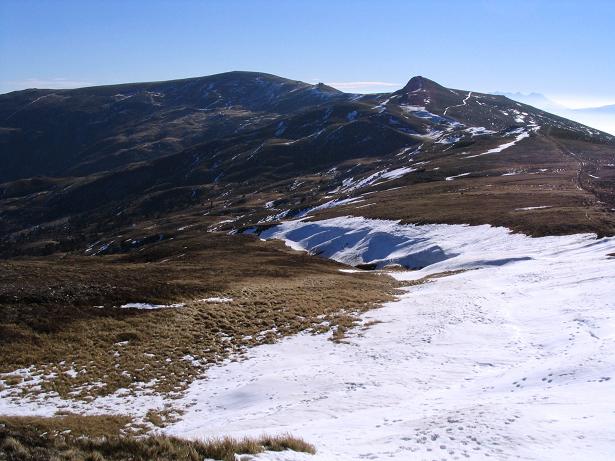 Foto: Andreas Koller / Wandertour / Vom Klippitztörl über die Große Saualpe (2079 m) / Die Ladingerspitze vom Eisernen Kreuz / 26.04.2007 21:44:14