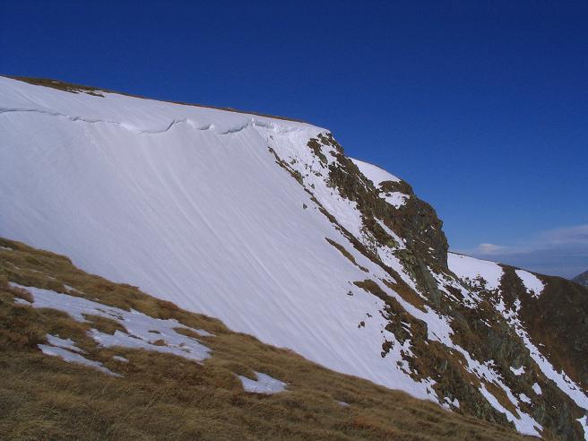 Foto: Andreas Koller / Wandertour / Großer Ringkogel und Pletzen (2345 m) / Gipfelwächte am Ringkogel / 26.04.2007 02:46:50