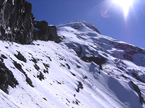 Foto: Andreas Koller / Wandertour / Chimborazo - König der Anden Ecuadors (6310 m) / Traversierung untehalb des Felsens El Castillo / 10.01.2007 03:03:02