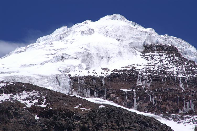 Foto: Andreas Koller / Wandertour / Chimborazo - König der Anden Ecuadors (6310 m) / Eisige Südflanke des Chimborazo / 22.04.2007 20:47:54