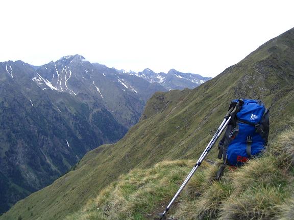 Foto: Andreas Koller / Wandertour / Gummaberg und Kreuzhöhe (2566 m) / Kleine Steiglein in abschüssigem Gelände über dem Göriachtal / 28.05.2007 10:37:42