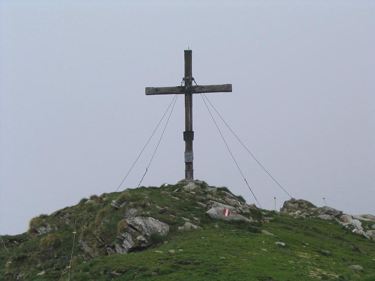 Foto: Andreas Koller / Wandertour / Gummaberg und Kreuzhöhe (2566 m) / Gipfelkreuz am Gumma / 28.05.2007 10:45:12