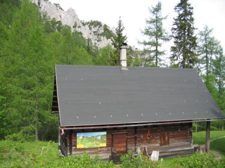Foto: dobratsch11 / Wandertour / Mallestiger Mittagskogel / Die Mitzl-Moitzl Htte / 30.05.2007 20:56:24