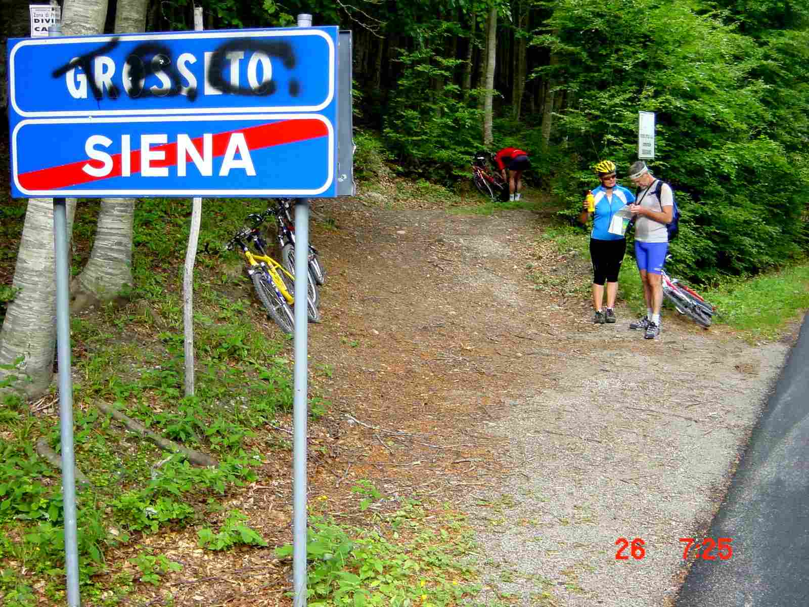 Foto: Manfred Karl / Mountainbiketour / Monte Amiata, 1733 m / Kartenstudium / 20.06.2007 06:15:11