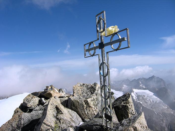 Foto: Andreas Koller / Wandertour / Dammastock (3630m) - Hauptgipfel der Urner Alpen / Dammastock - Gipfelkreuz / 30.08.2007 04:50:08