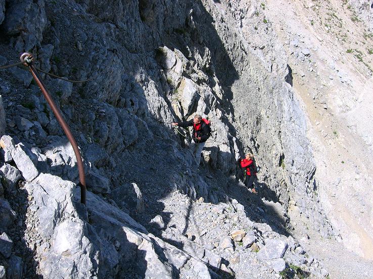 Foto: Andreas Koller / Klettersteigtour / Karwendel- und Mittenwalder Klettersteig (2384m) / Steile Passage hinauf zur Sulzleklammspitze / 31.08.2007 23:12:15