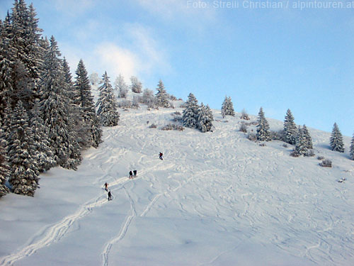 Foto: Lenswork.at / Ch. Streili / Skitour / Wieserhörndl, 1567m  / Aufstieg zum Gipfel / 27.12.2006 18:17:09