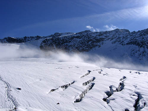 Foto: Andreas Koller / Wandertour / Aus dem Fornokessel auf den Palon de la Mare (3703 m) / Der NW-Flügel des Palon de la mare / 27.12.2006 17:52:53