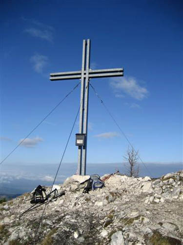 Foto: Gerald Engelmaier / Wandertour / Von Scharnstein auf den Windhagkogel / Gipfelkreuz / 27.12.2006 18:01:59