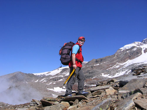 Foto: Andreas Koller / Wandertour / In den südliche Walliser Alpen auf die Ludwigshöhe (4341 m) / Aufstieg zum Rifugio Gnifetti / 27.12.2006 18:04:46
