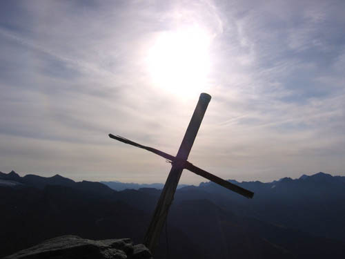 Foto: Andreas Koller / Wandertour / Ins Herz der Granatspitzgruppe (3232 m) / Gipfelkreuz auf der Gradötzspitze / 27.12.2006 18:07:12